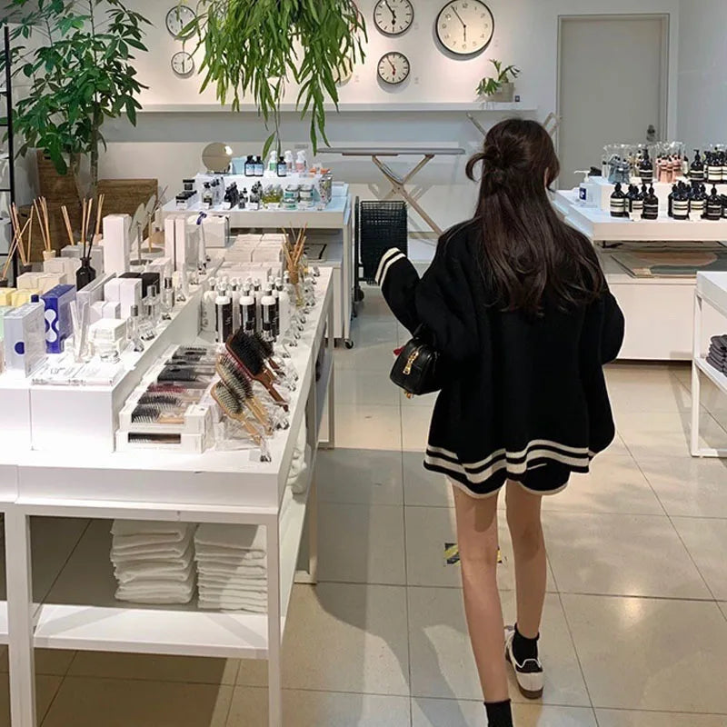 Fashion age-reducing loose v-neck color matching zipper knitted cardigan sweater women + high waist casual shorts two-piece suit