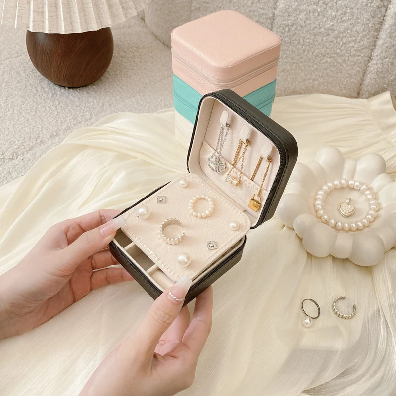 Portable Mini Jewelry Storage Box Travel Organizer Jewelry Case Leather Storage Earrings Necklace Ring Jewelry Organizer Display